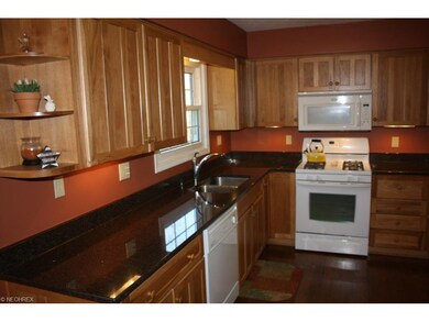 Remodeled Kitchen with new cabinets, granite count