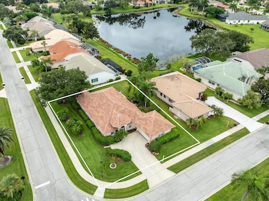 155 Grand Oak Cir, Venice, FL 34292 - photo 3
