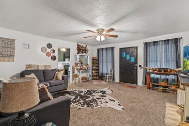 311 S Center-10