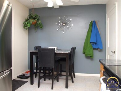 2312 SW 9th St, Topeka, KS 66606 - photo 6