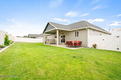 2110S79thAve-5