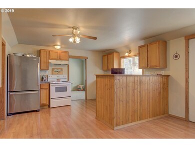 527 SW Monroe St, Sheridan, OR 97378 - photo 7