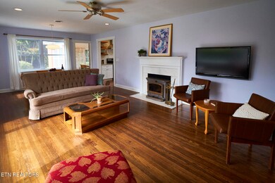1200 W 6th North St (33)