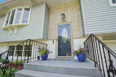 102 Simon Crestway, Waunakee, WI 53597 - photo 2