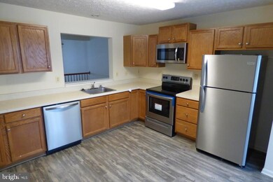 16334 Elkhorn Ln, Bowie, MD 20716 - photo 4