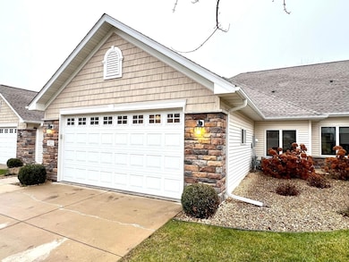 922 Briarwood Dr, Red Wing, MN 55066 - photo 3