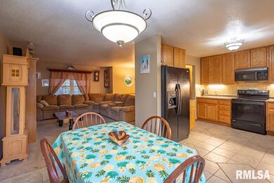 3120 W 65th St, Davenport, IA 52806 - photo 4