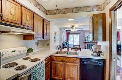 832 Westbury Ln N unit 21B, Columbus, OH 43228 - photo 5