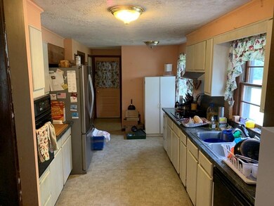 72 Northampton St, Easthampton, MA 01027 - photo 4