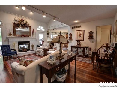 2706 S Chase Dr, Springfield, IL 62704 - photo 5