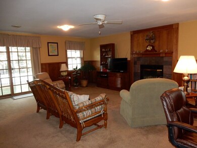 560 Oakwood Dr, Oregon, WI 53575 - photo 2