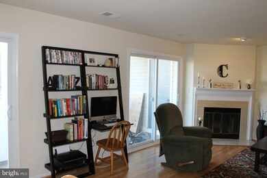 12946 Grays Pointe Rd unit 12946B, Fairfax, VA 22033 - photo 5