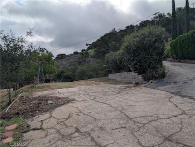 1087 Loma Ln, Simi Valley, CA 93063 - photo 5