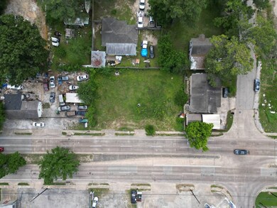 5029 Pinemont Dr, Houston, TX 77092 - photo 3