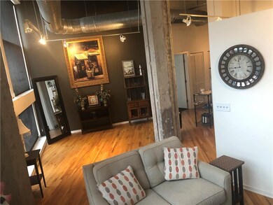 2107 Grand Ave unit 201, Kansas City, MO 64108 - photo 3