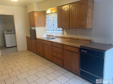 849 G St unit A, Sparks, NV 89431 - photo 3