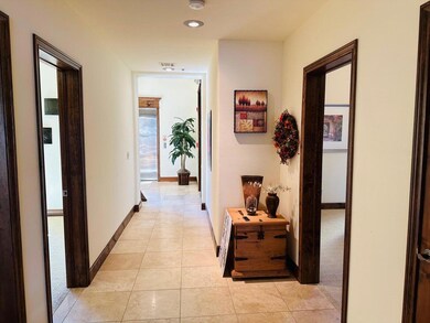 Pointe Marin 2032 Entry Hall