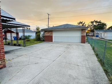 25227 Marilyn Ave, Warren, MI 48089 - photo 3