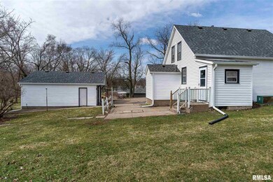 1727 W 51st St, Davenport, IA 52806 - photo 2