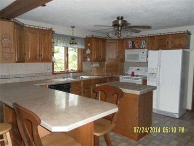 17 Salem Rd, Holden, MA 01520 - photo 2