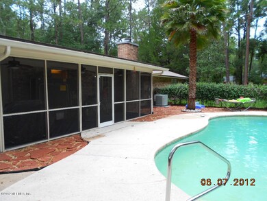 10911 Pine Estates Rd W, Jacksonville, FL 32218 - photo 3