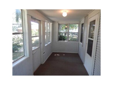 3-Seasons Porch/Room. Enclosed porch.