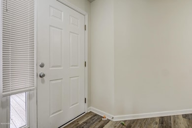 904 Litchfield Way Wilmington-large-004-