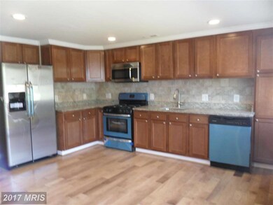 904 Winsap Ct, Halethorpe, MD 21227 - photo 3