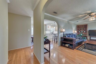 1160 Forest Oaks Ln, Hurst, TX 76053 - photo 6