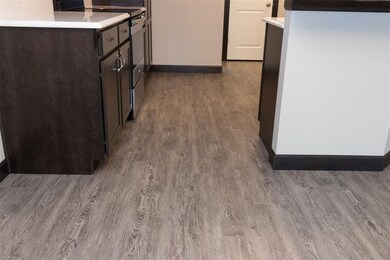 2126 Holly Meadow Ave SW, Cedar Rapids, IA 52404 - photo 4