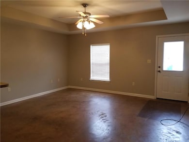 45458 Pointe Dr unit 13, Hammond, LA 70401 - photo 2