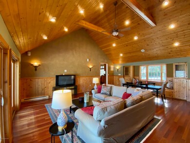 2135 Laurel Ln, Buck Hill Falls, PA 18323 - photo 6