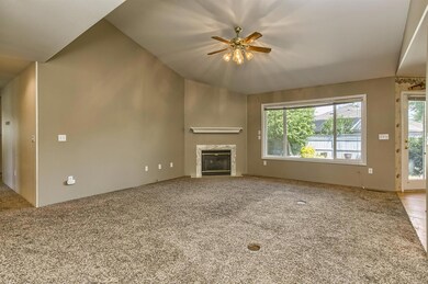 2471 Meadow Creek Dr, Medford, OR 97504 - photo 5