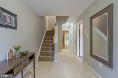 118 Lavenport Cir, Frederick, MD 21702 - photo 3