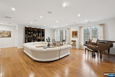 911 Holly Ln unit 107, Cedar Grove, NJ 07009 - photo 6