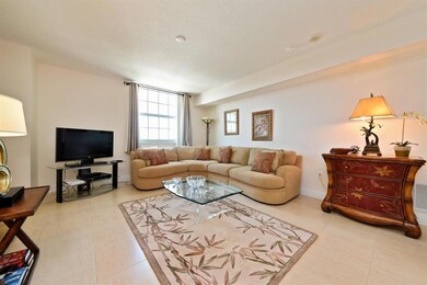 02_610ClematisStreet_600602_1_LivingRoom