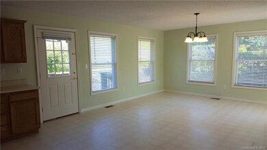 123 Lakeview Acres Dr, Asheville, NC 28806 - photo 5