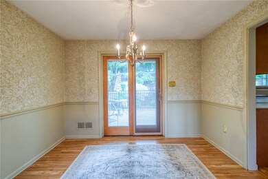 154 Curry St, Turtle Creek, PA 15145 - photo 5