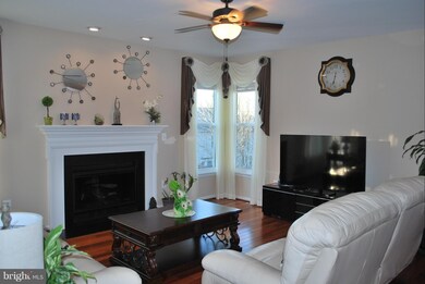 7712 White Willow Ct, Springfield, VA 22153 - photo 5