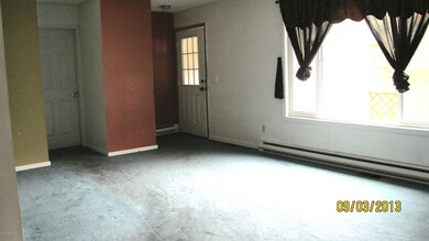 Living Room & Entrance
