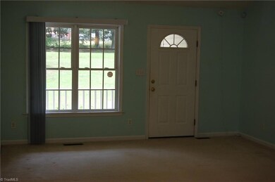 4301 Edgemore Rd, Greensboro, NC 27455 - photo 6