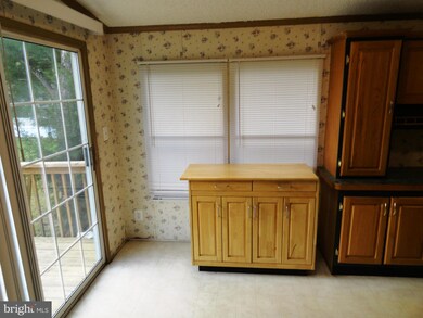 1508 Flanders Ln unit TRLR F, Harwood, MD 20776 - photo 5