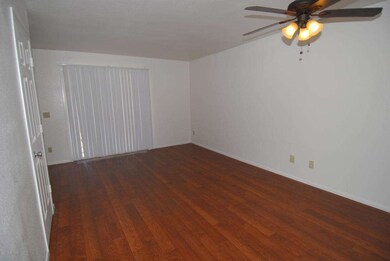 101 LR2PatioDr