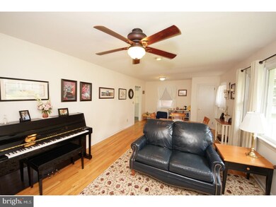 113 Springcrest Dr, Hightstown, NJ 08520 - photo 7