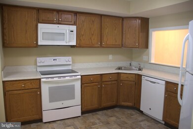 4302 Fox Pointe Ct, Glen Mills, PA 19342 - photo 4