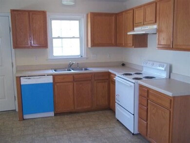 802 Country Club Rd, Jacksonville, NC 28546 - photo 6