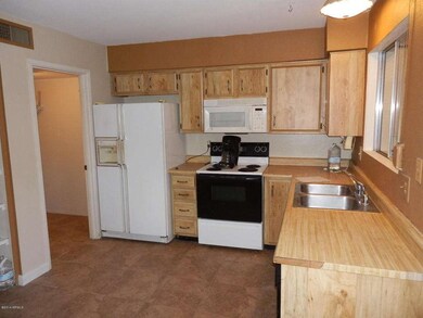 Kitchen (2)