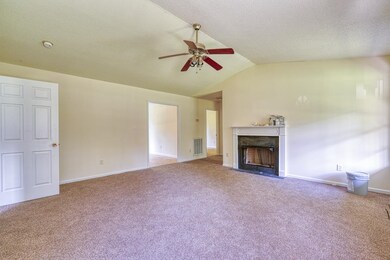 103 Clark Ct, Inman, SC 29349 - photo 4