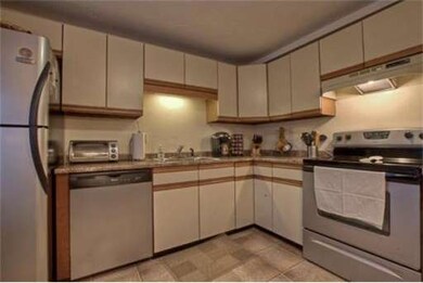 4 Goldenrod Ct unit 2, South Grafton, MA 01560 - photo 6