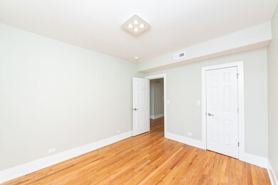 1122 W Addison St unit 3, Chicago, IL 60613 - photo 6